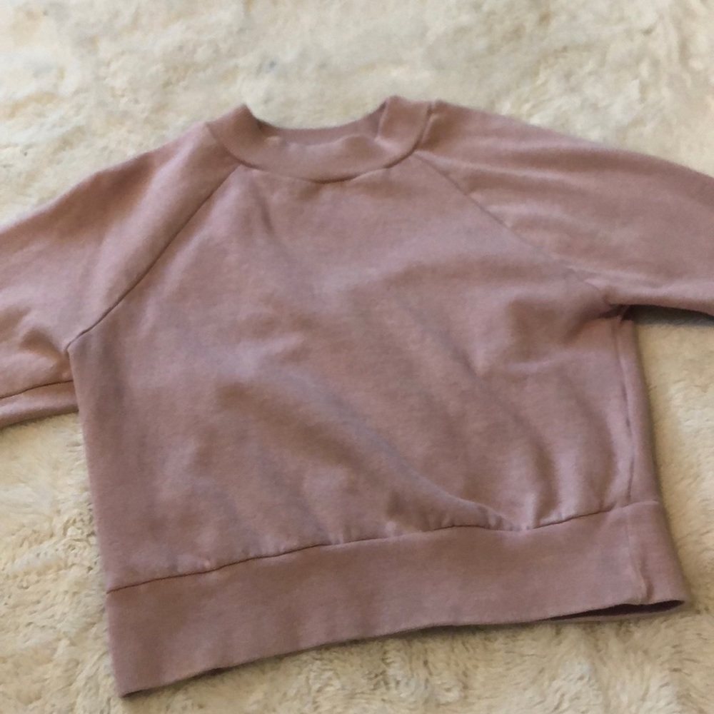 bundle of four longsleeve shirts